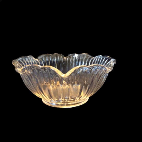 Glass Bowl new in box. by: EL Smith USA - Picture 3 of 6